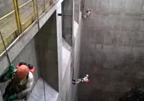 czyszczenia-cisnieniowe-i-hydrofobizacja-scian-bunkra-z-odpadami-01