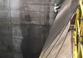 czyszczenia-cisnieniowe-i-hydrofobizacja-scian-bunkra-z-odpadami-04