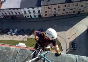 czyszczenie-cisnieniowe-wiezy-kosciola-w-dobrodzieniu-03