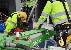 usuwanie-zanieczyszczen-z-dna-silosow-huta-guardian-03