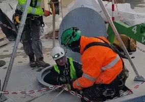 usuwanie-zanieczyszczen-z-dna-silosow-huta-guardian-05