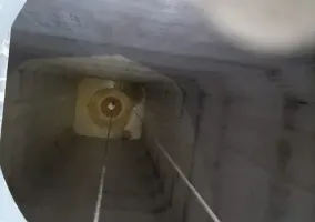 usuwanie-zanieczyszczen-z-dna-silosow-huta-guardian-06