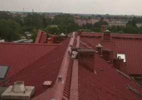 czyszczenie-dachu-z-blachy-budynku-wielorodzinnego-w-kostrzynie-02