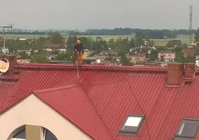czyszczenie-dachu-z-blachy-budynku-wielorodzinnego-w-kostrzynie-05
