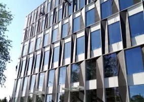 mycie-elewacji-biurowca-nowy-rynek-1-w-poznaniu-01