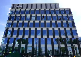 mycie-elewacji-biurowca-nowy-rynek-1-w-poznaniu-02