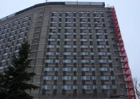 wypelnienie-dylatacji-budynku-dawnego-hotelu-polonez-w-poznaniu-01