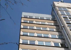 naprawa-elewacji-wiezowca-poznan-ul-piekary-01