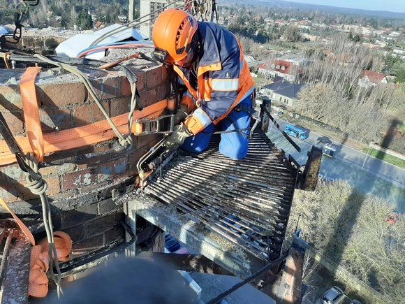 Kwalifikacje, uprawnienia i umiejętności alpinistów przemysłowych - zdjęcie