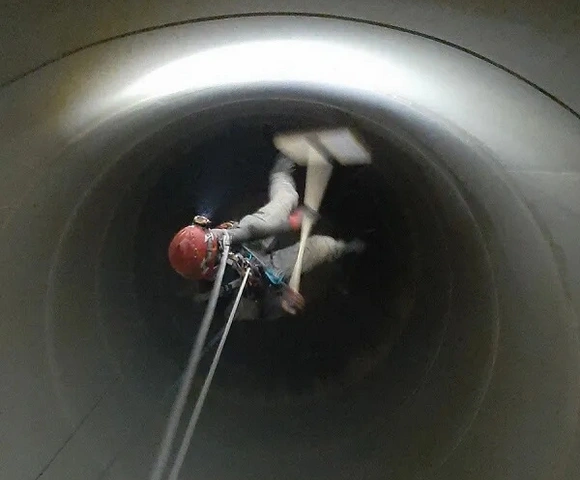 Prace alpinistyczne – Wrocław - zdjęcie